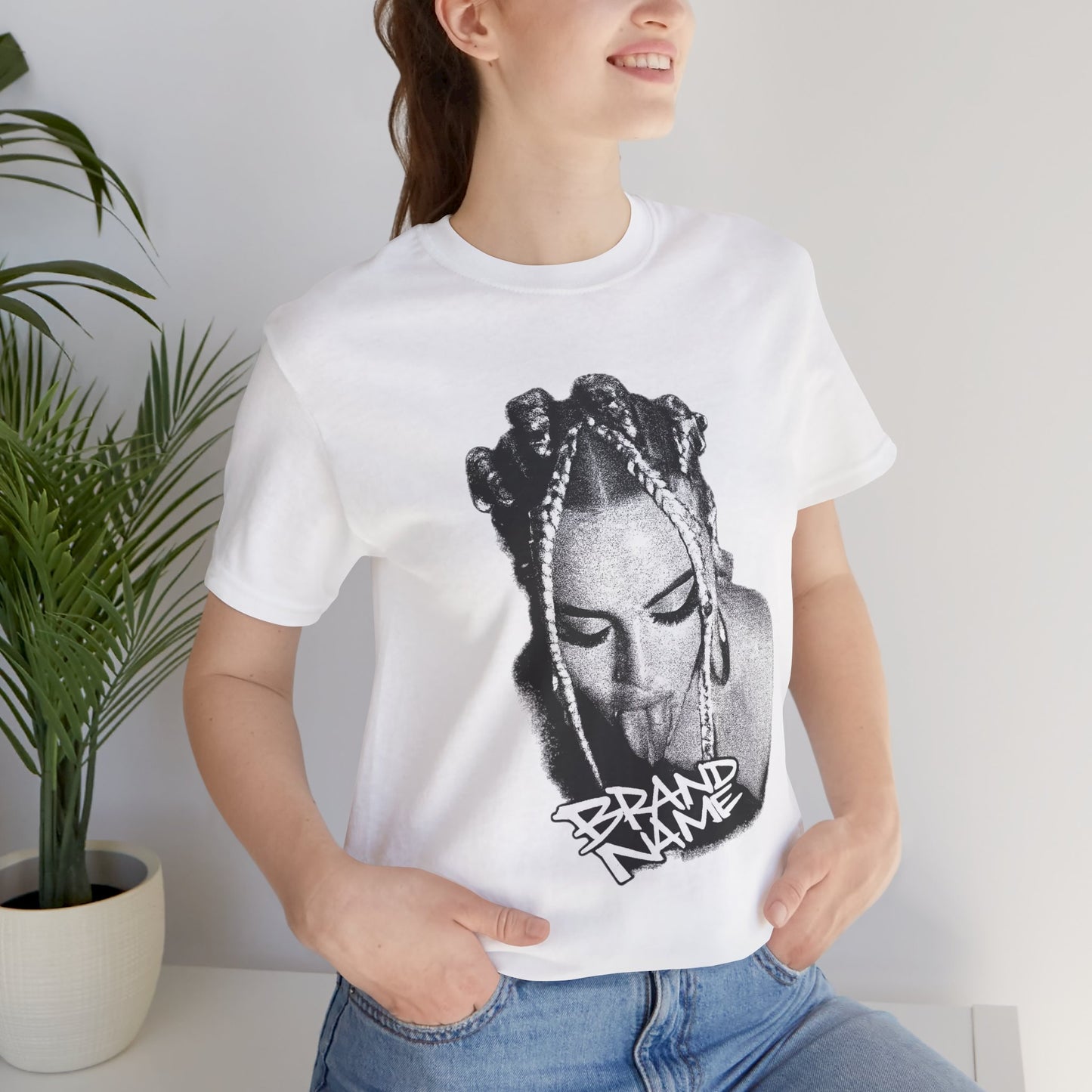 Graphic T-shirt - Vintage portrait of the mysterious girl
