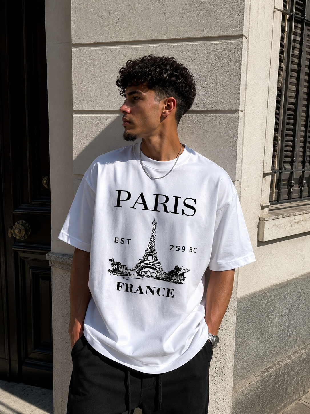 T-shirt with a graphic of the Eiffel Tower in Paris, France